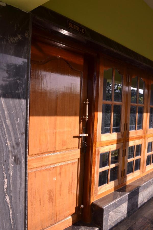 Yuga Guest House Kuttālam Exterior foto
